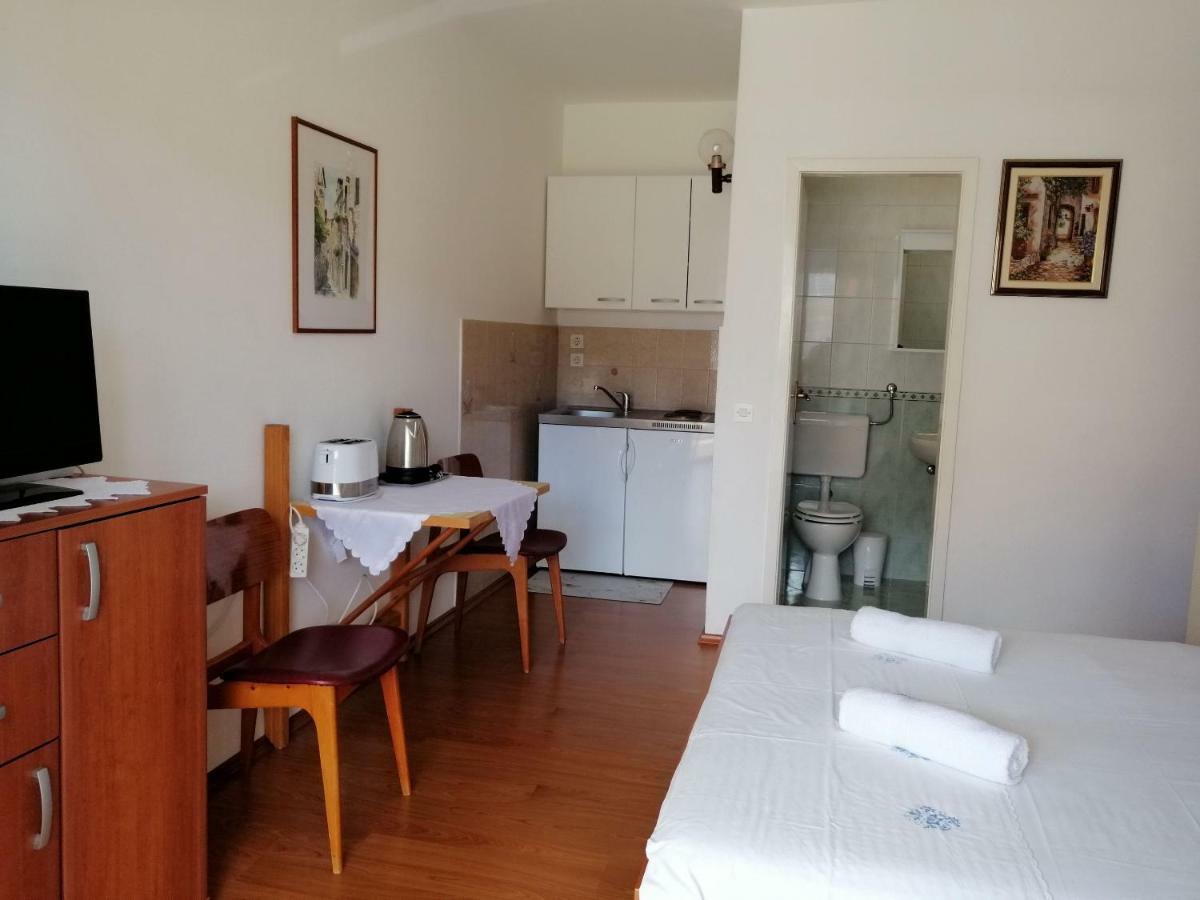 Apartments Emmas Studio Стари Град Экстерьер фото